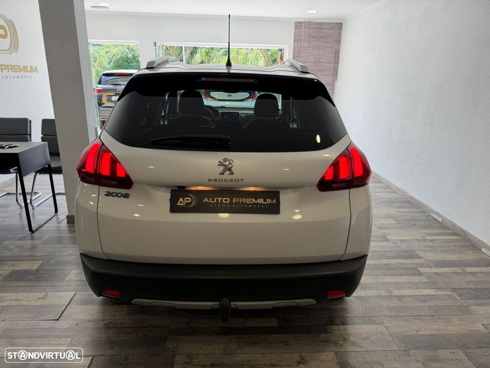 Peugeot 2008 1.2 PureTech Allure Pack EAT8 - 6