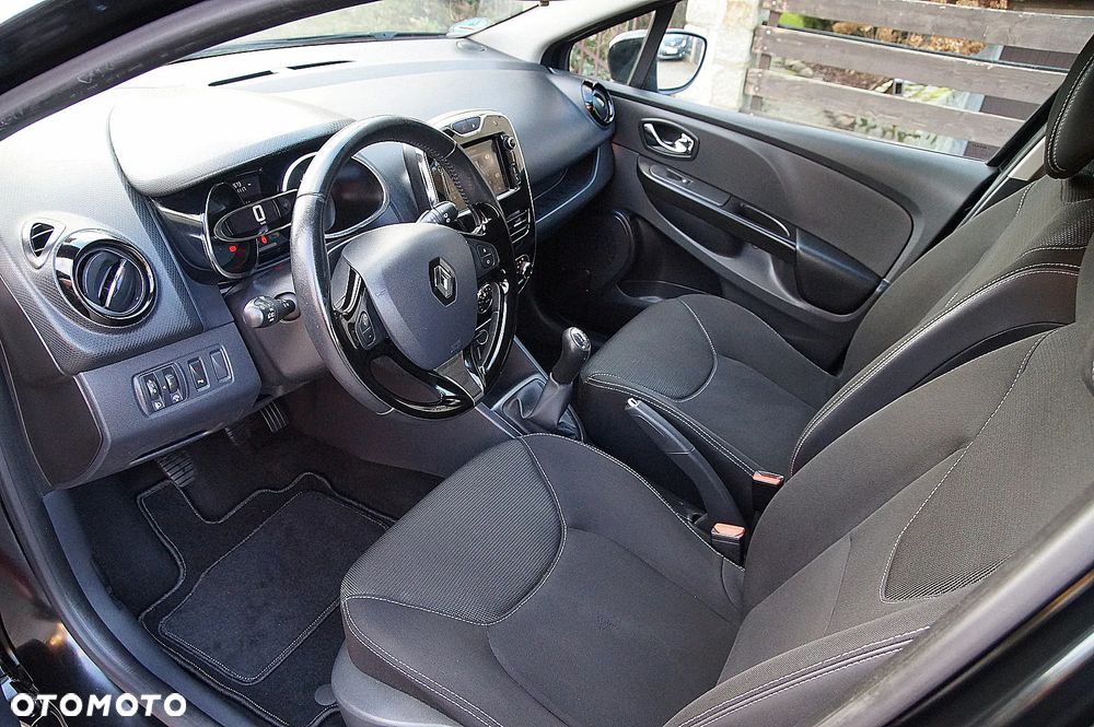 Renault Clio 1.2 16V 75 Experience - 12