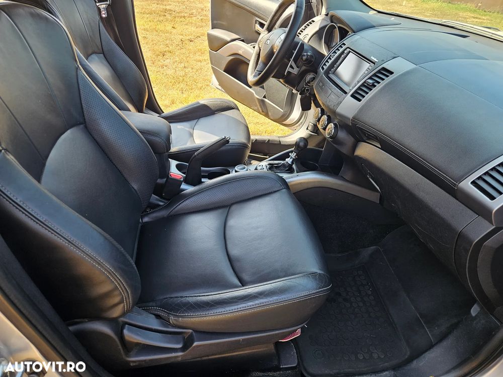 Mitsubishi Outlander 2.2 DI-D 4WD TC-SST Intense+ A05 - 11