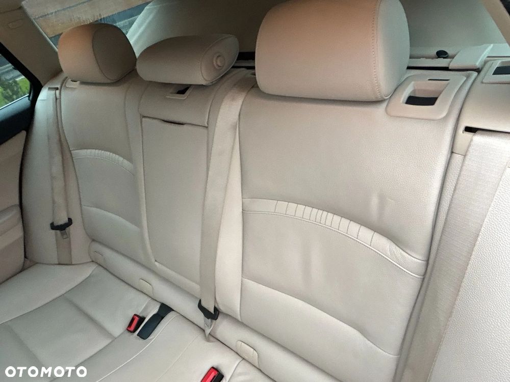 BMW Seria 5 525d xDrive Modern Line - 12