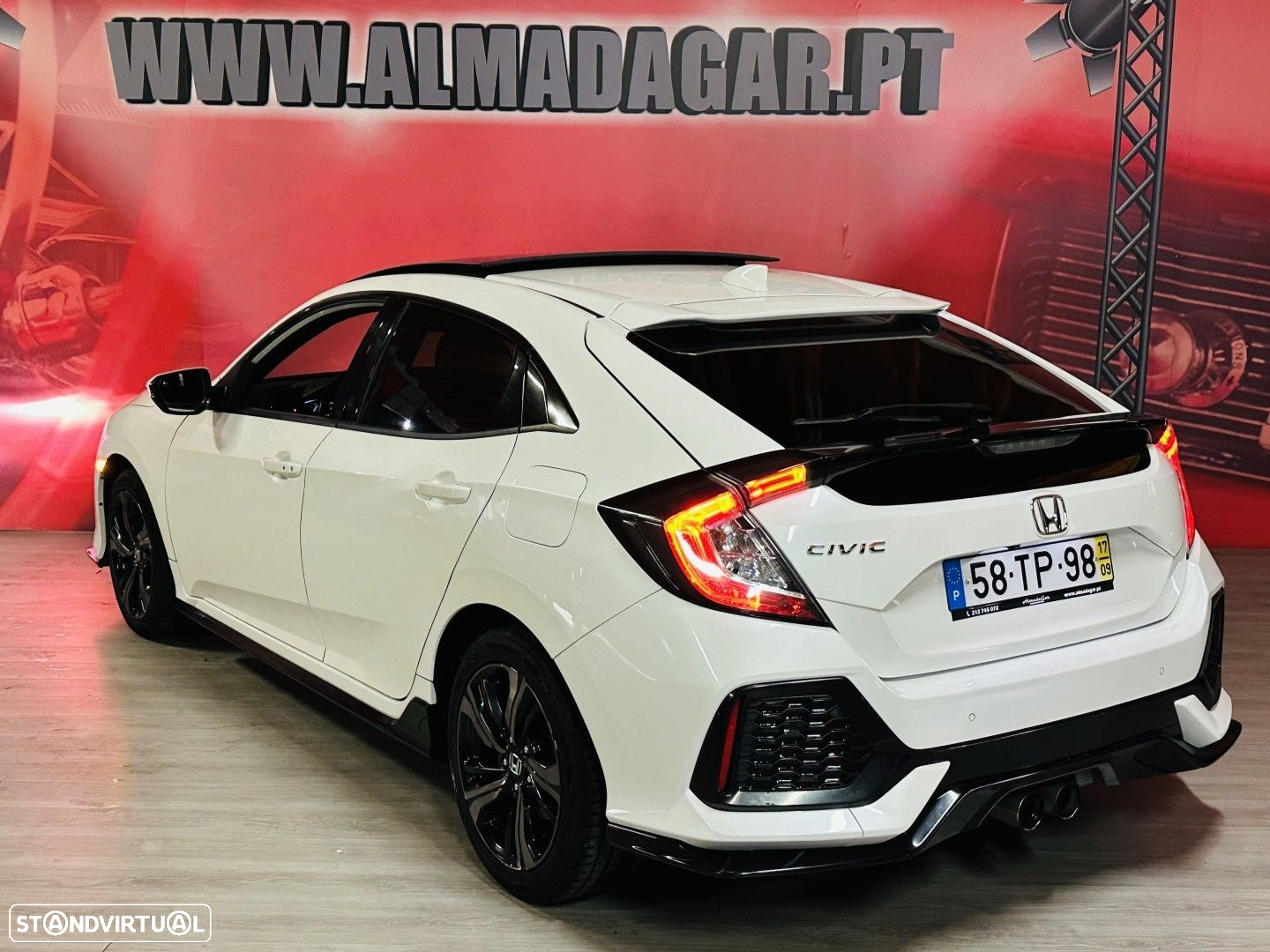 Honda Civic 1.5 i-VTEC Sport Plus - 3