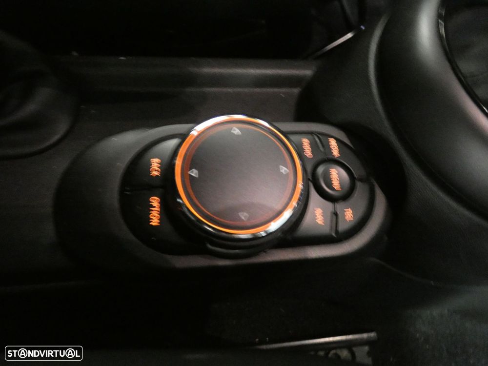 MINI 3 Portas Cooper D Auto - 21