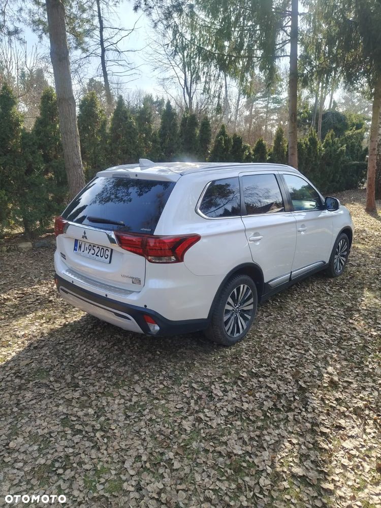 Mitsubishi Outlander 2.0 Instyle Navi 4WD CVT - 4