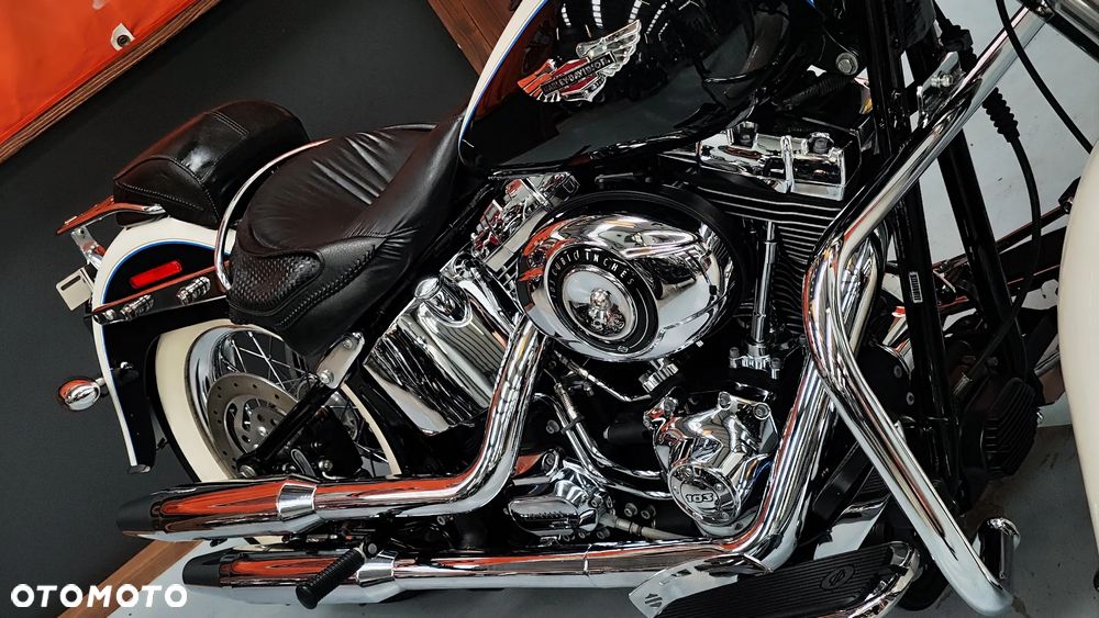 Harley-Davidson Softail Deluxe - 21