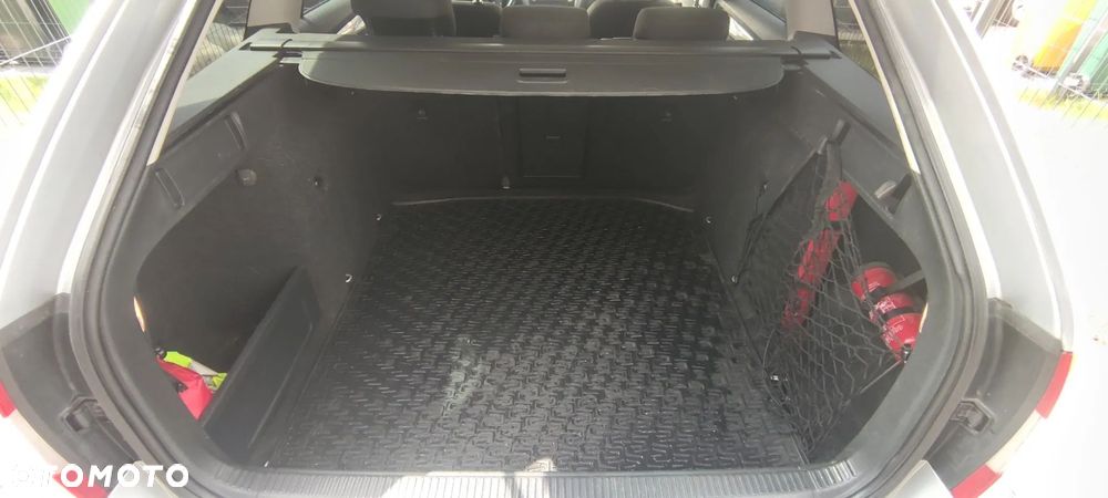 Skoda Octavia 1.6 TDI Ambition DSG - 22