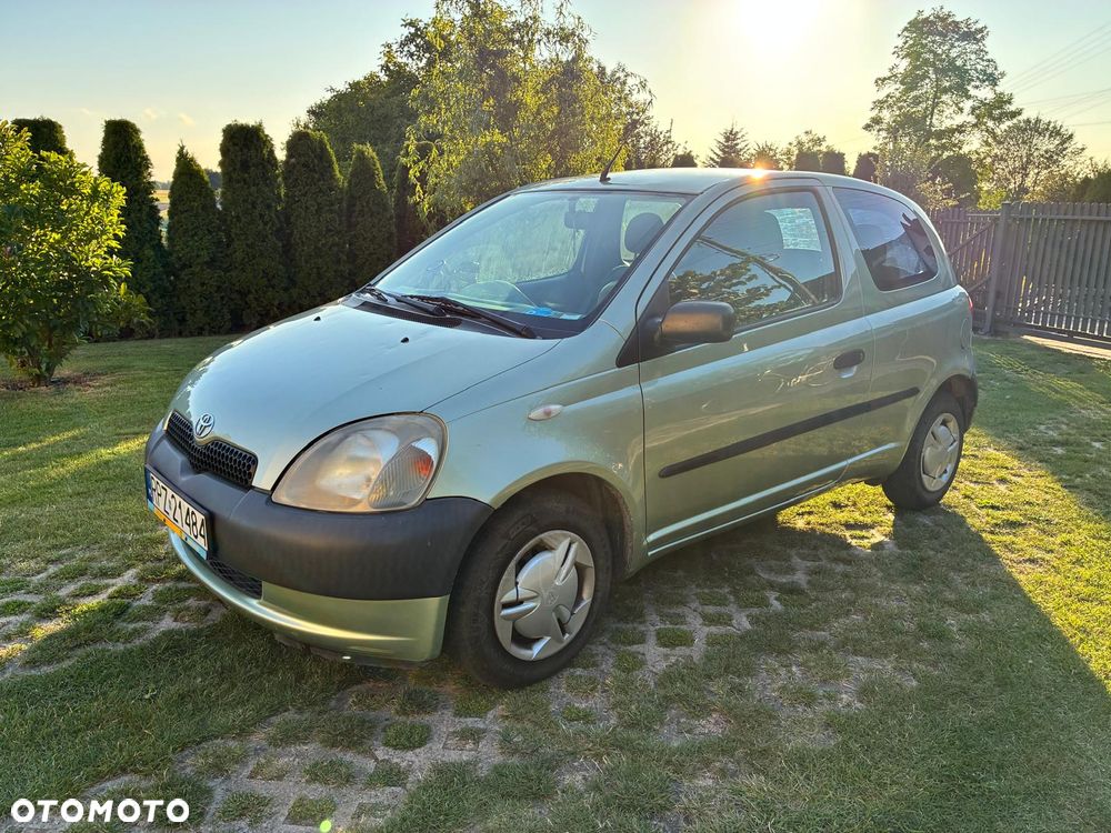 Toyota Yaris 1.0 Base - 1