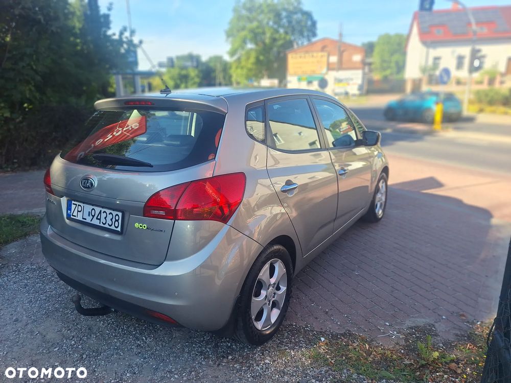 Kia Venga - 10