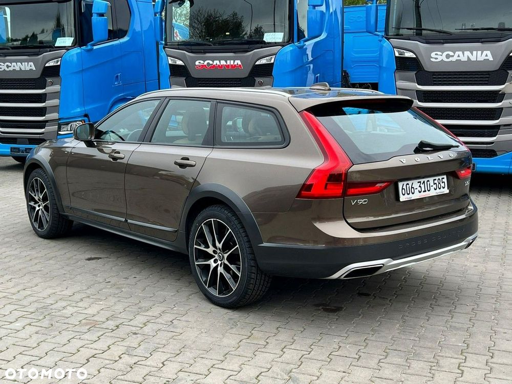 Volvo V90 D4 AWD Momentum Pro - 4