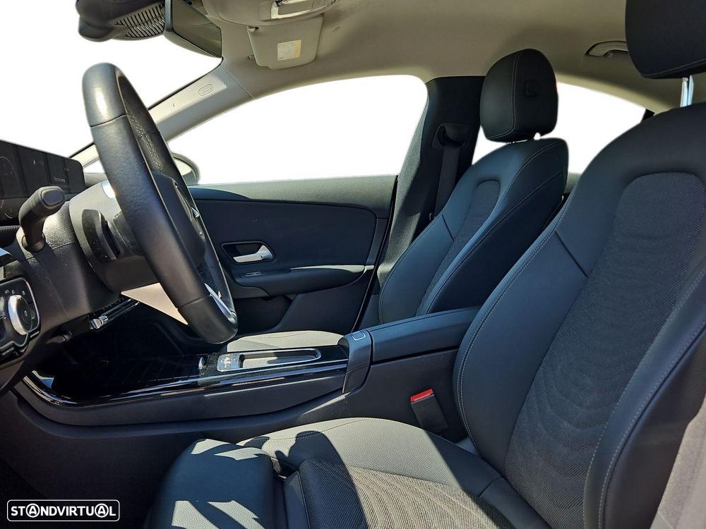 Mercedes-Benz CLA 180 d 8G-DCT Progressive - 12
