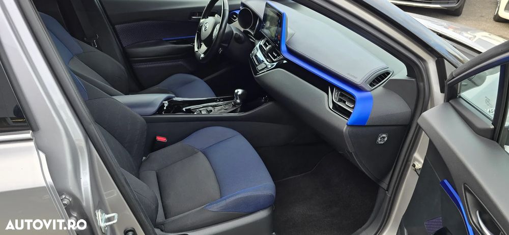 Toyota C-HR Hybrid Style Selection - 15