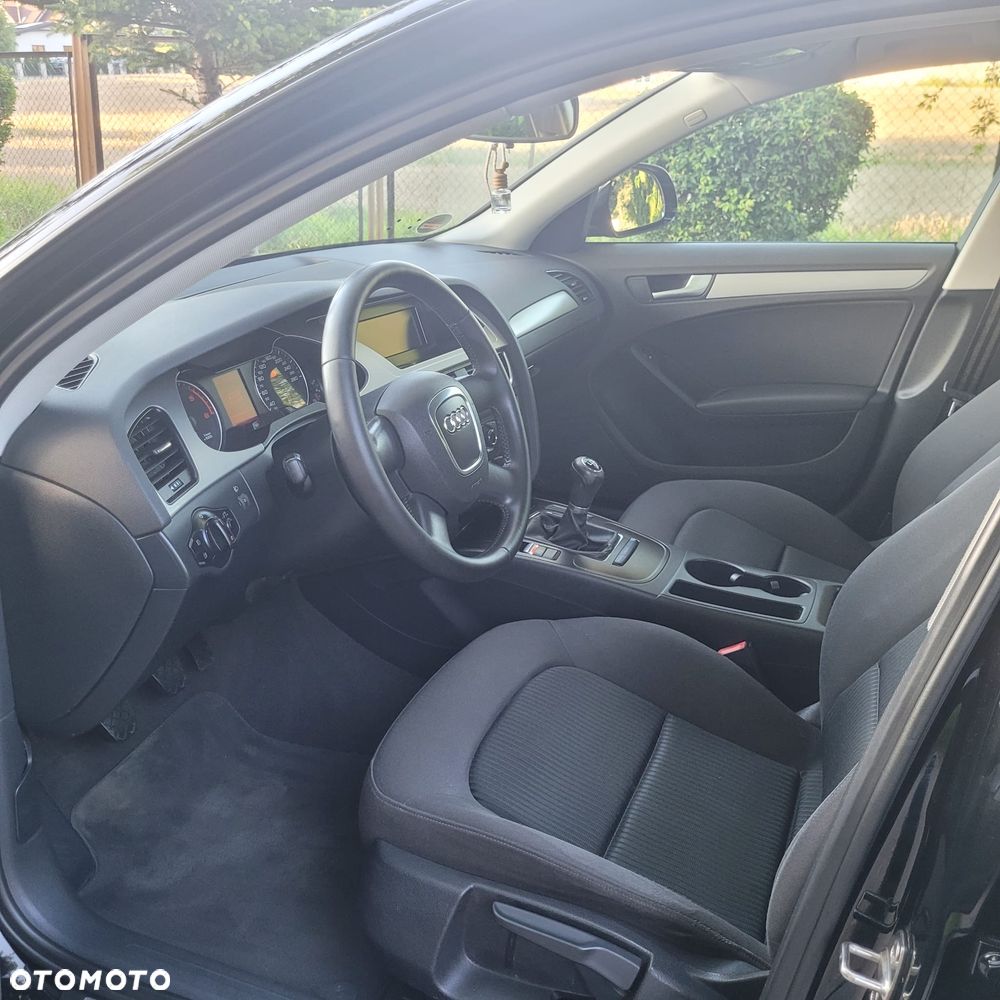 Audi A4 Limousine - 15