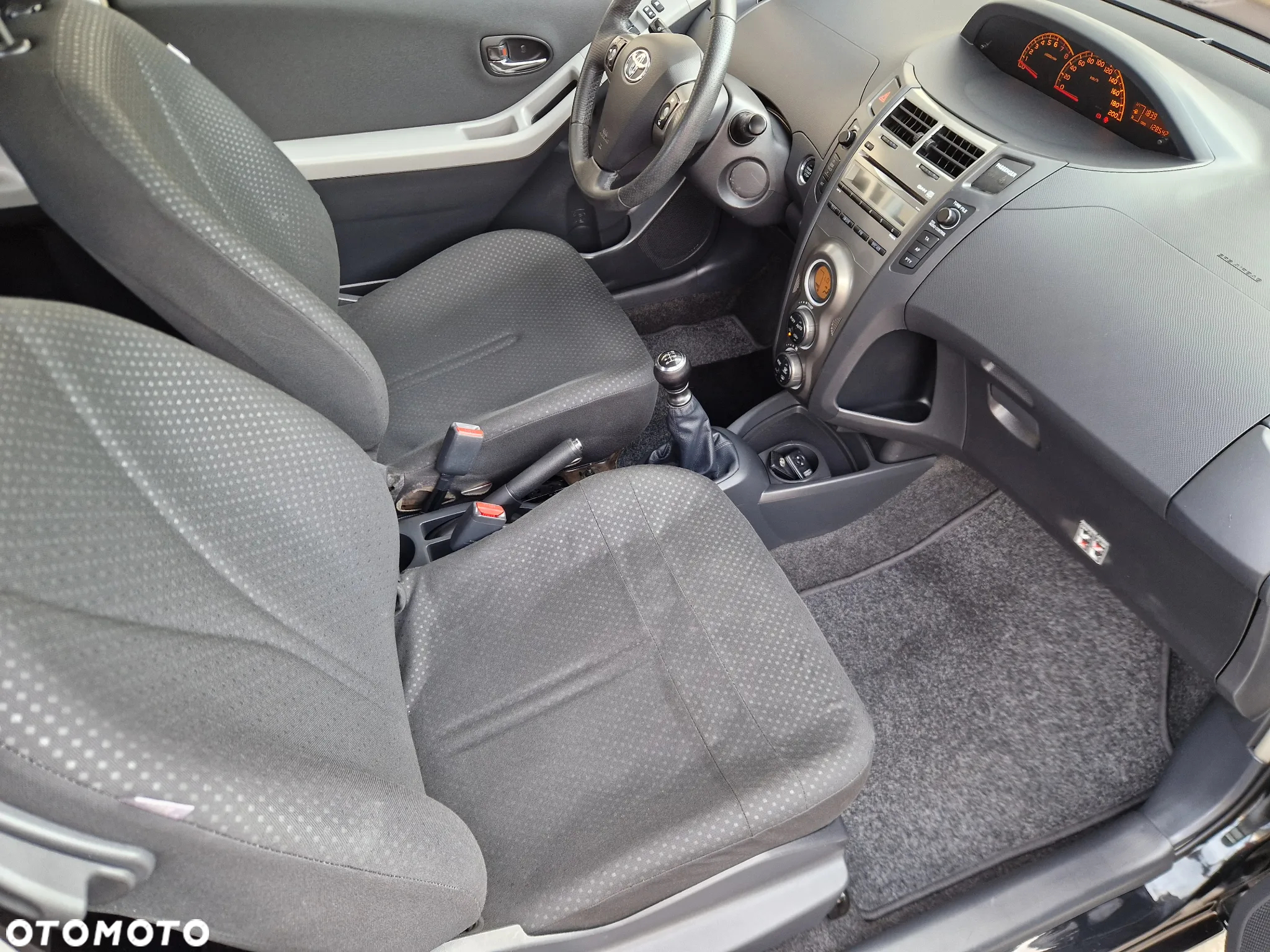 Toyota Yaris 1.33 Dynamic - 36