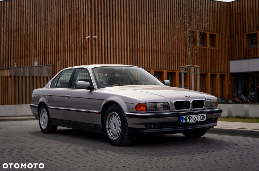 BMW Seria 7 730i - 1