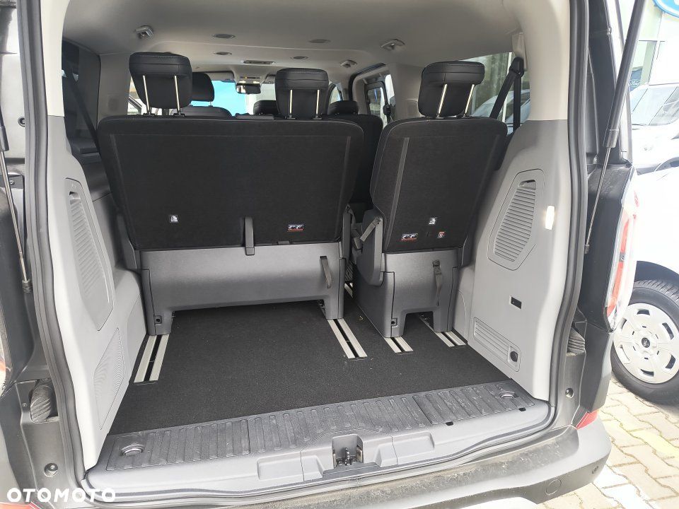Ford Tourneo Custom - 10
