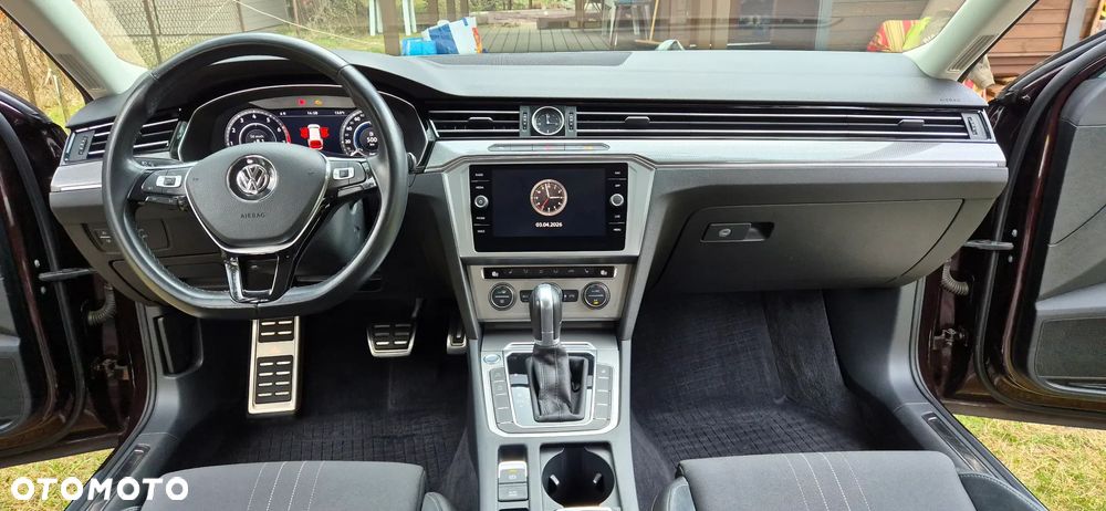 Volkswagen Passat - 13