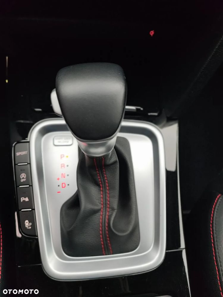 Kia ProCeed 1.6 T-GDI GT DCT - 27