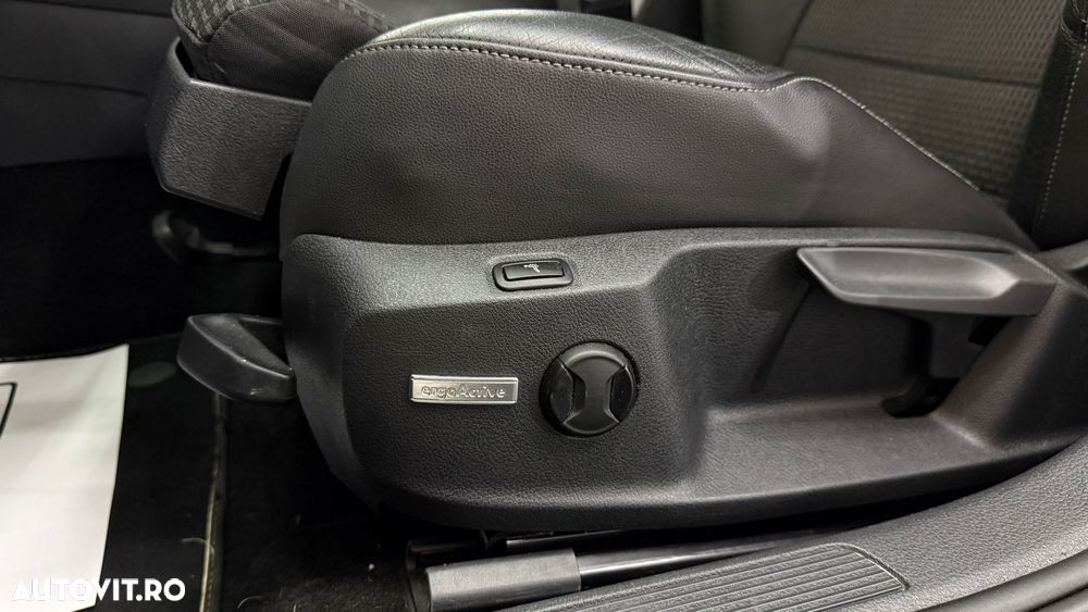 Volkswagen Golf - 24