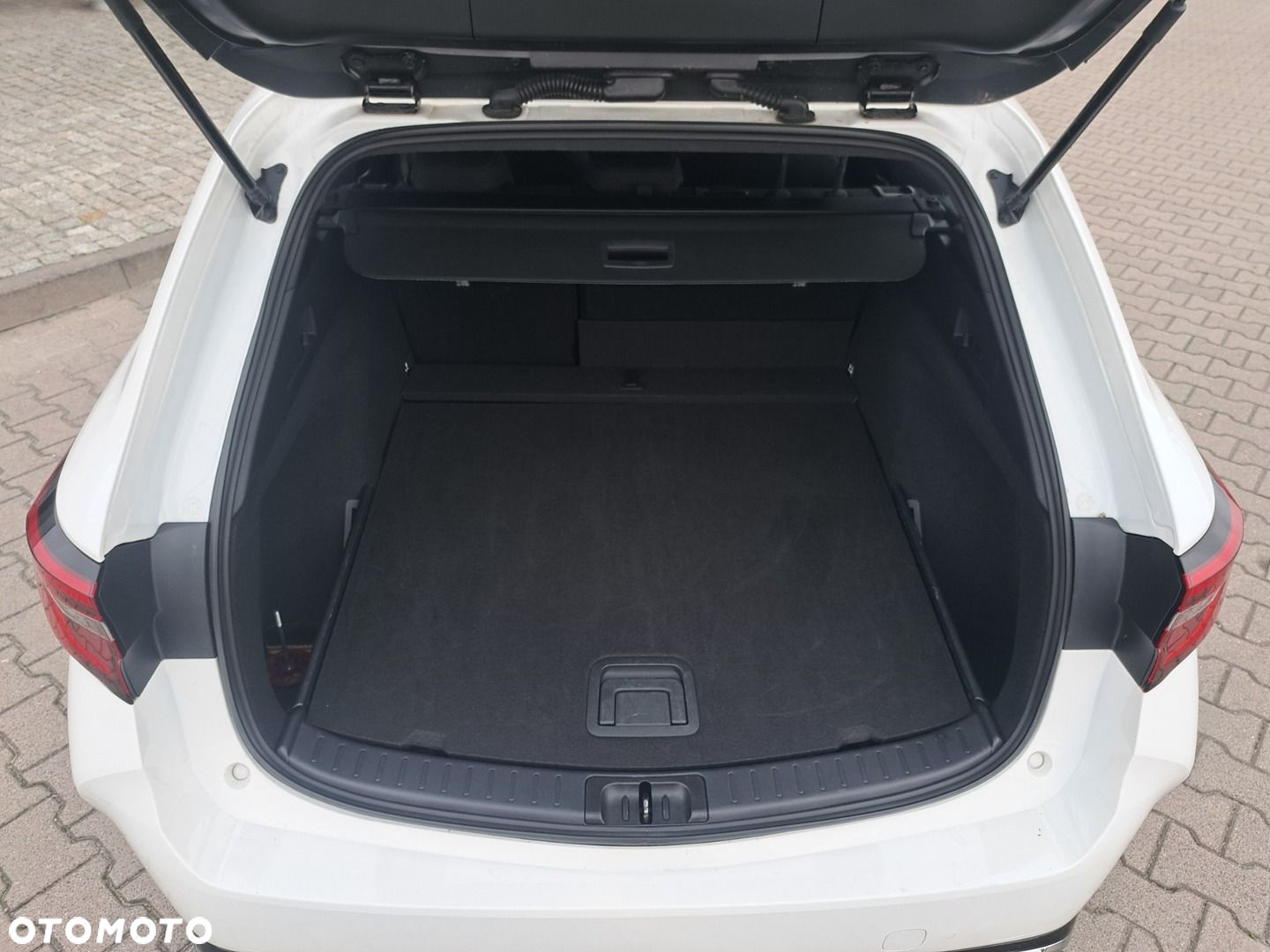 Toyota Corolla 1.8 Hybrid Comfort - 7