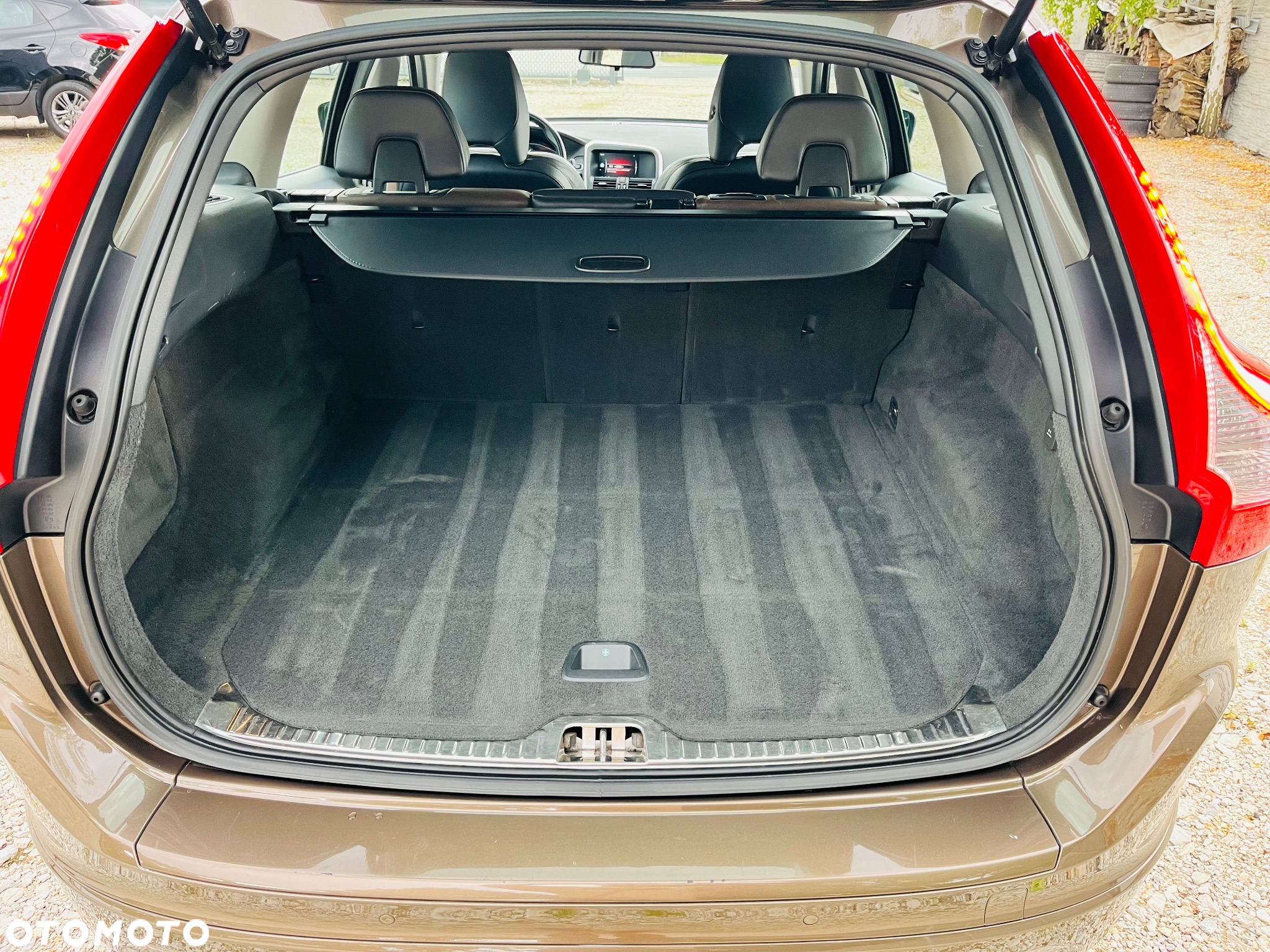 Volvo XC 60 D4 Momentum - 34