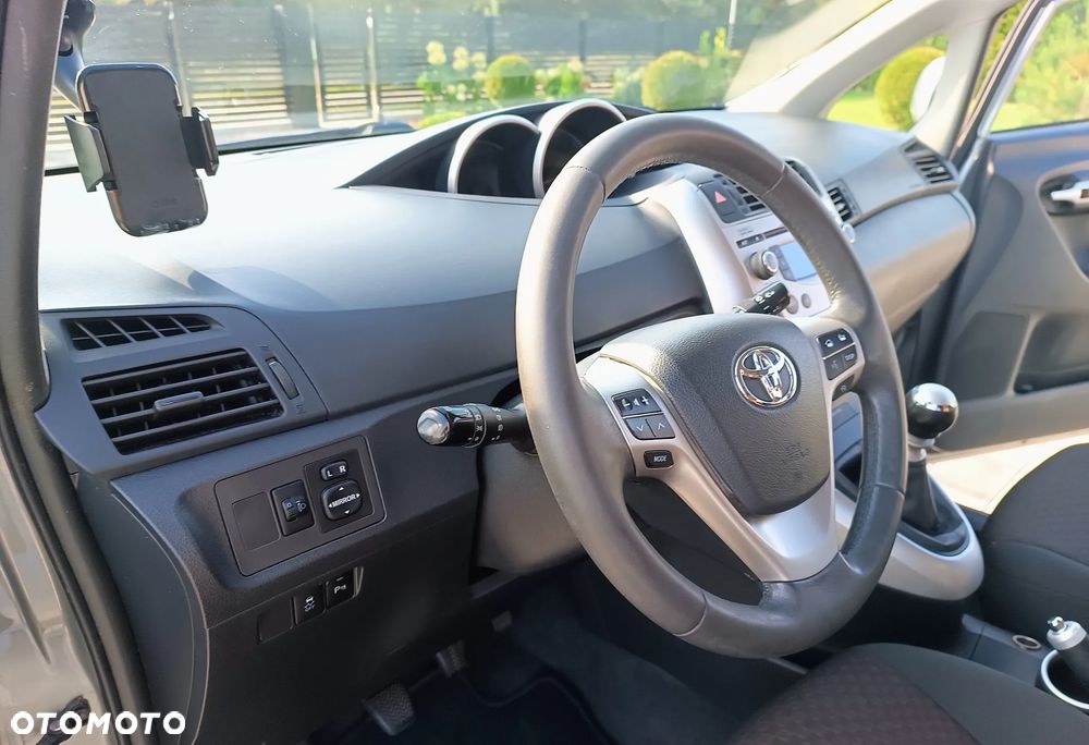 Toyota Verso 2.0 D-4D Luna - 16