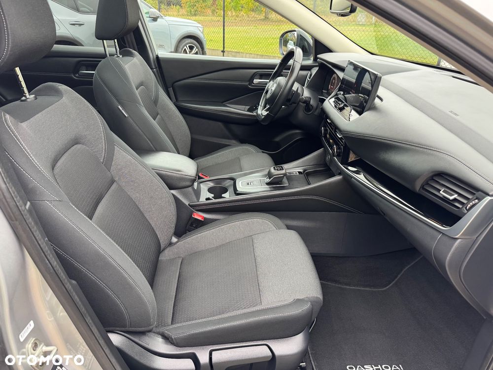 Nissan Qashqai 1.3 DIG-T N-Connecta DCT - 23