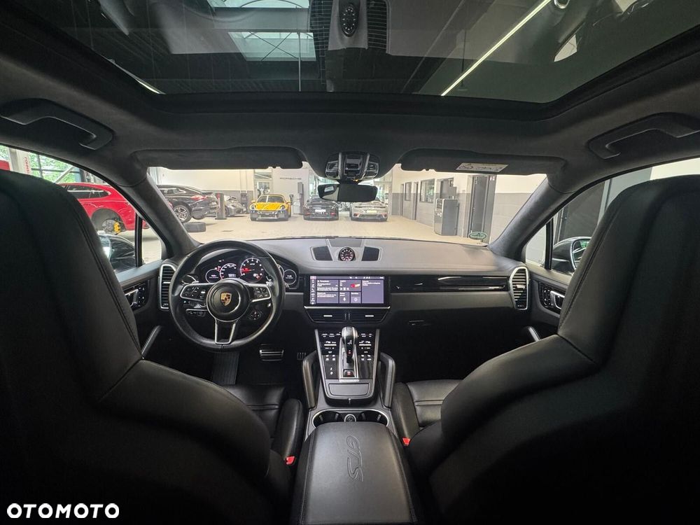 Porsche Cayenne - 22