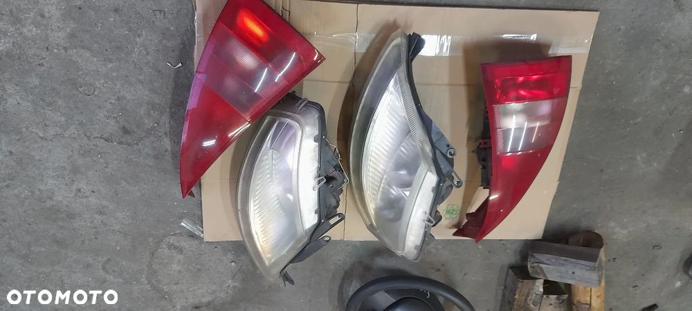 CITROEN C3 lampa lewa prawa tylna - 1