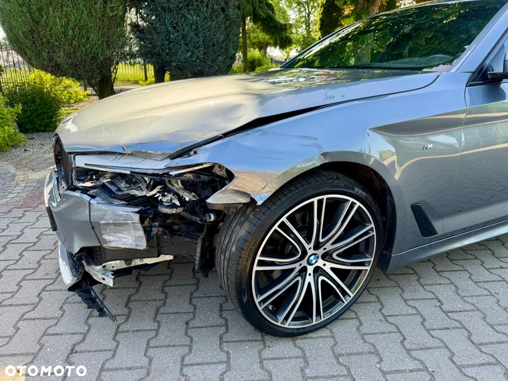 BMW Seria 5 520d M Sport - 9