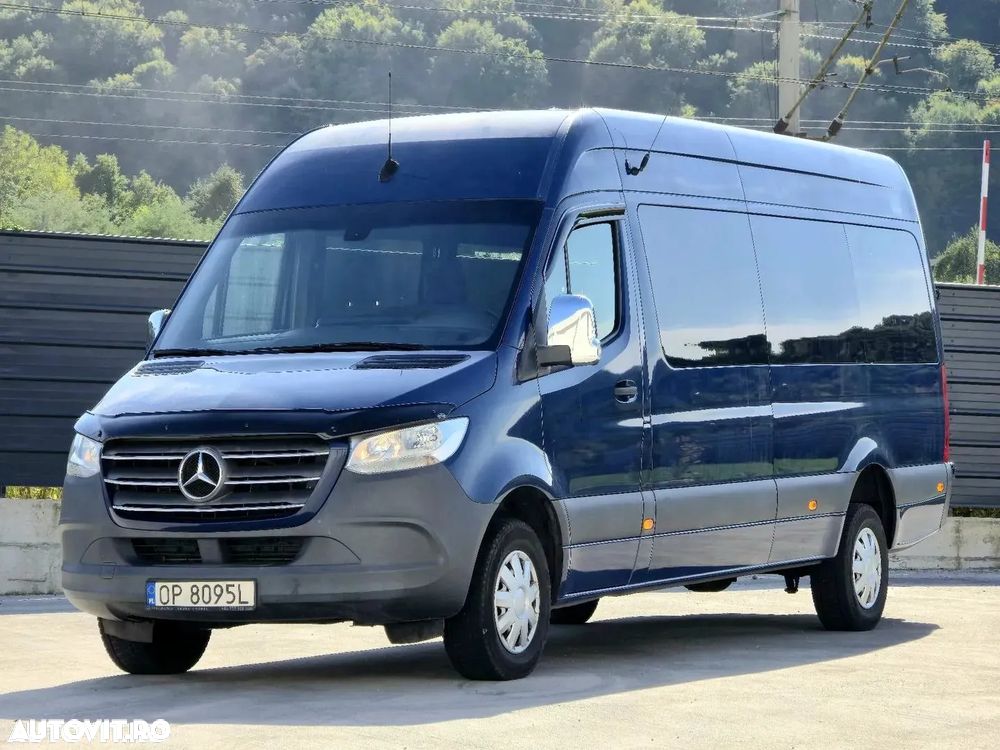 Mercedes-Benz Sprinter - 2