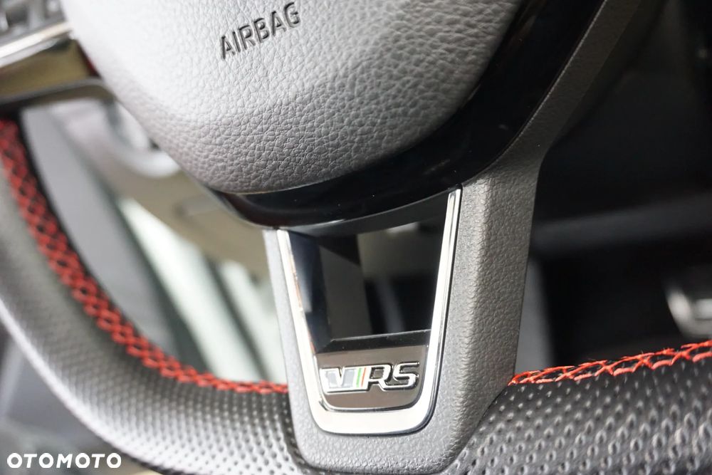 Skoda Octavia 2.0 TDI DSG RS - 33