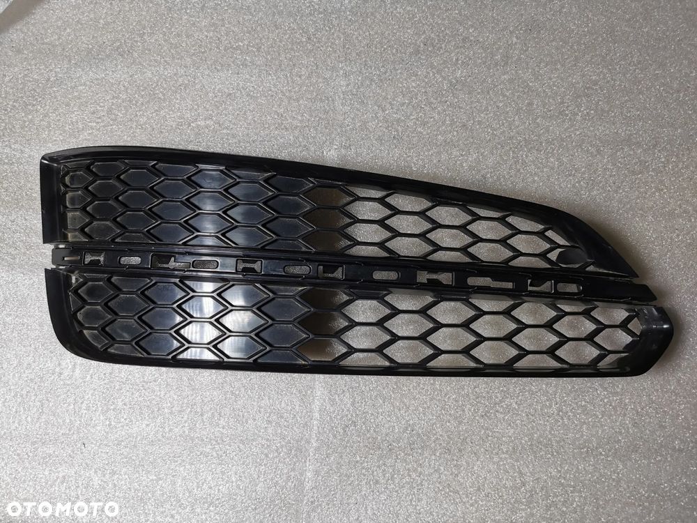 Audi S8 D4 14-18 Kratka zderzaka prawa prawy przód halogenu 4H0807680AB