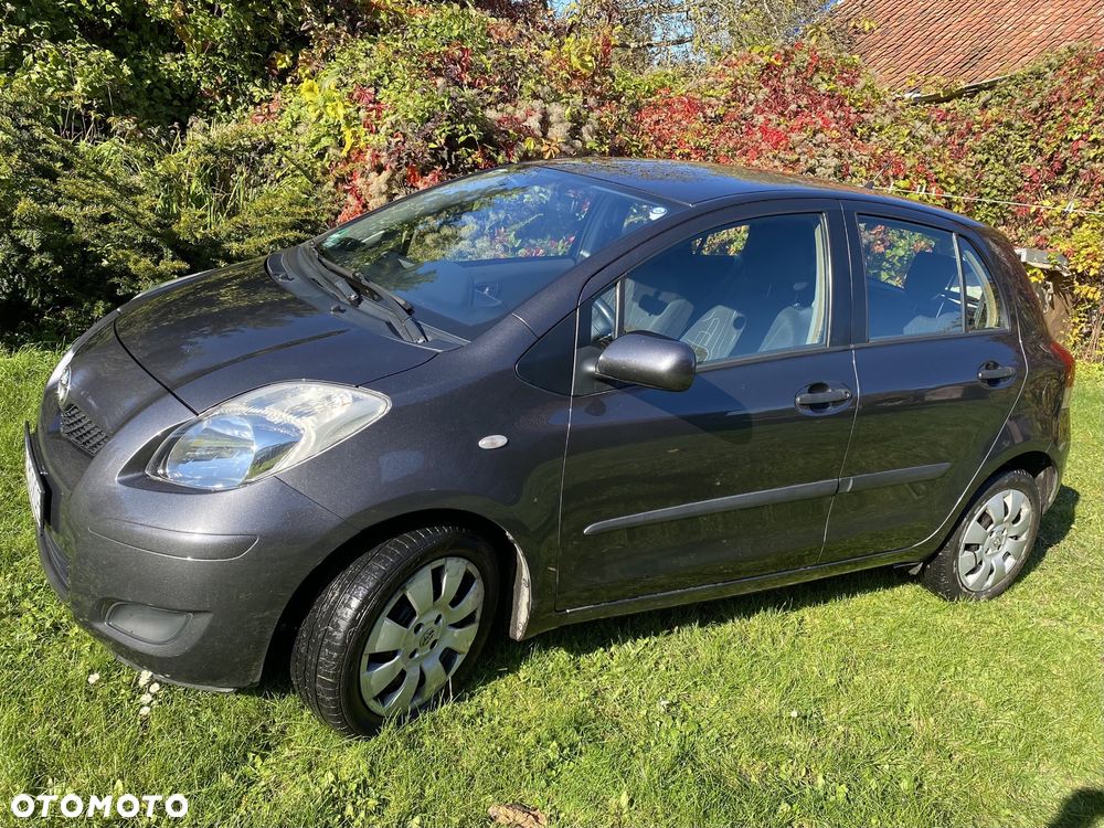 Toyota Yaris - 1