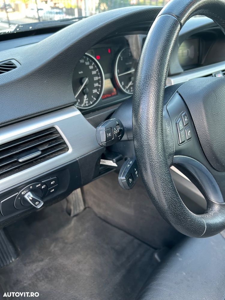 BMW Seria 3 320d DPF Aut. Edition Exclusive - 23