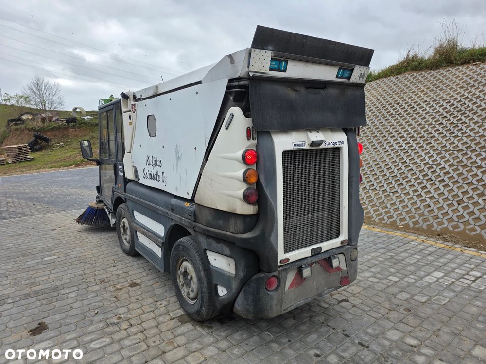 Aebi Schmidt SWINGO 240/18O Zamiatarka - 4