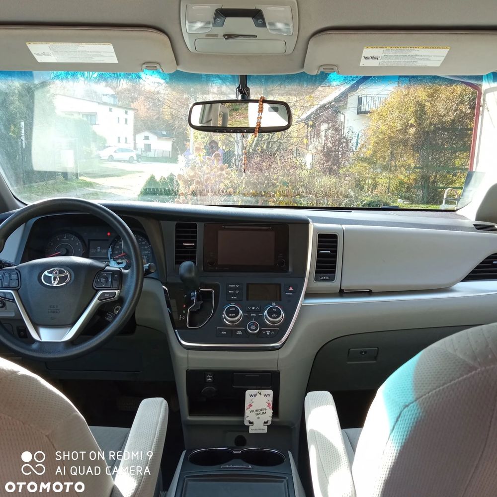 Toyota Sienna - 7