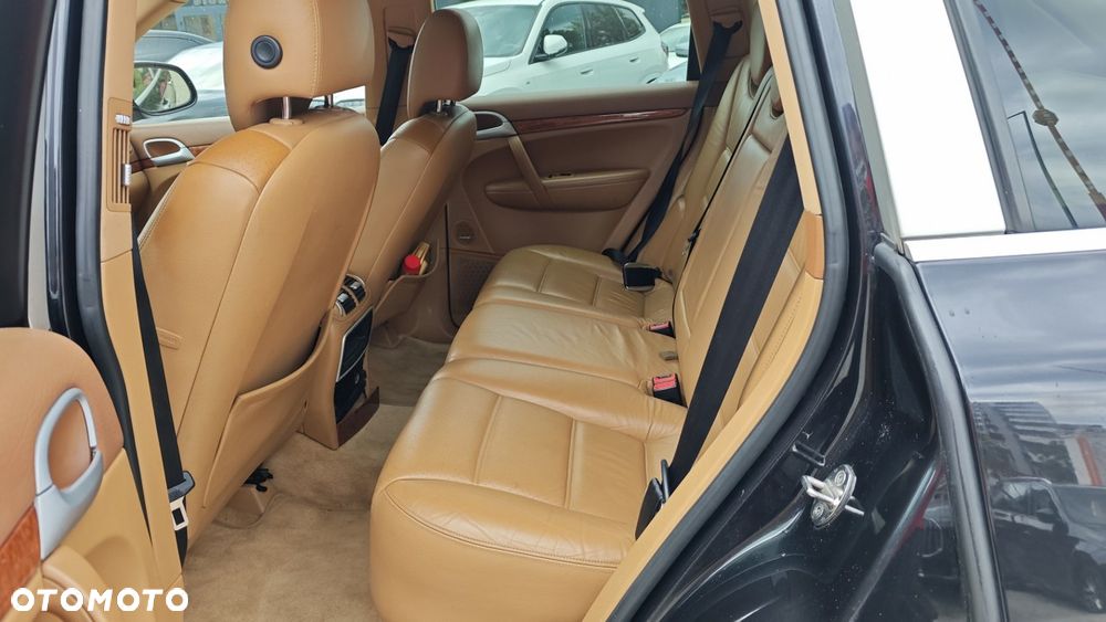 Porsche Cayenne - 13