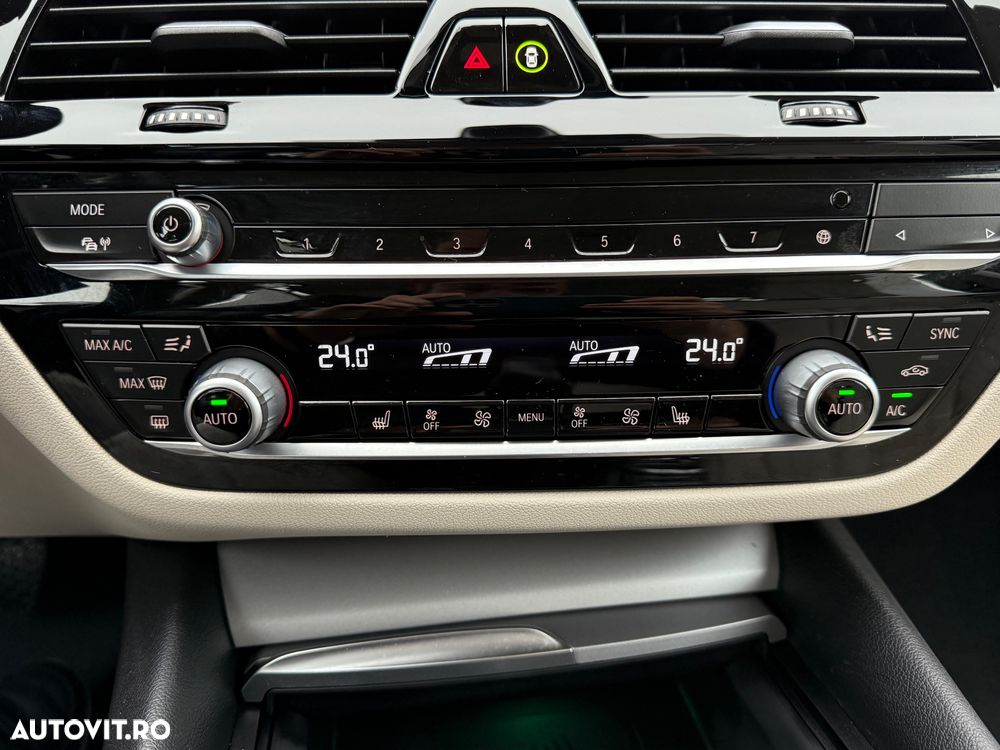 BMW Seria 5 530d xDrive Aut. Luxury Line - 32