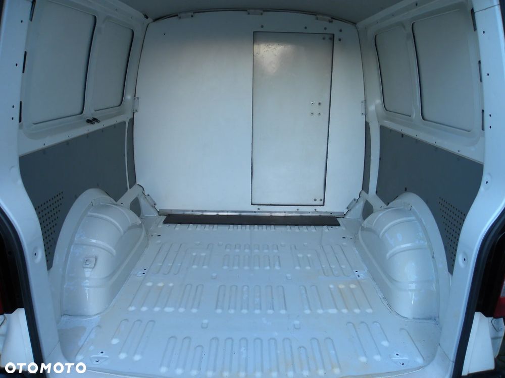 Volkswagen T5 - 11