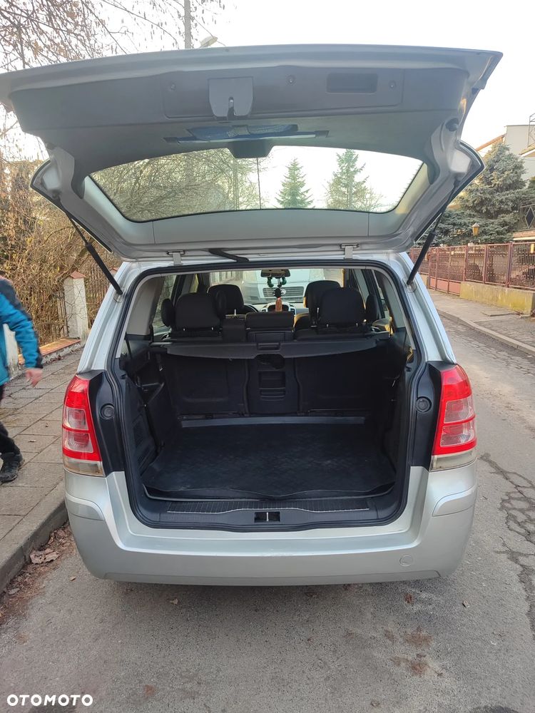 Opel Zafira 1.8 - 11