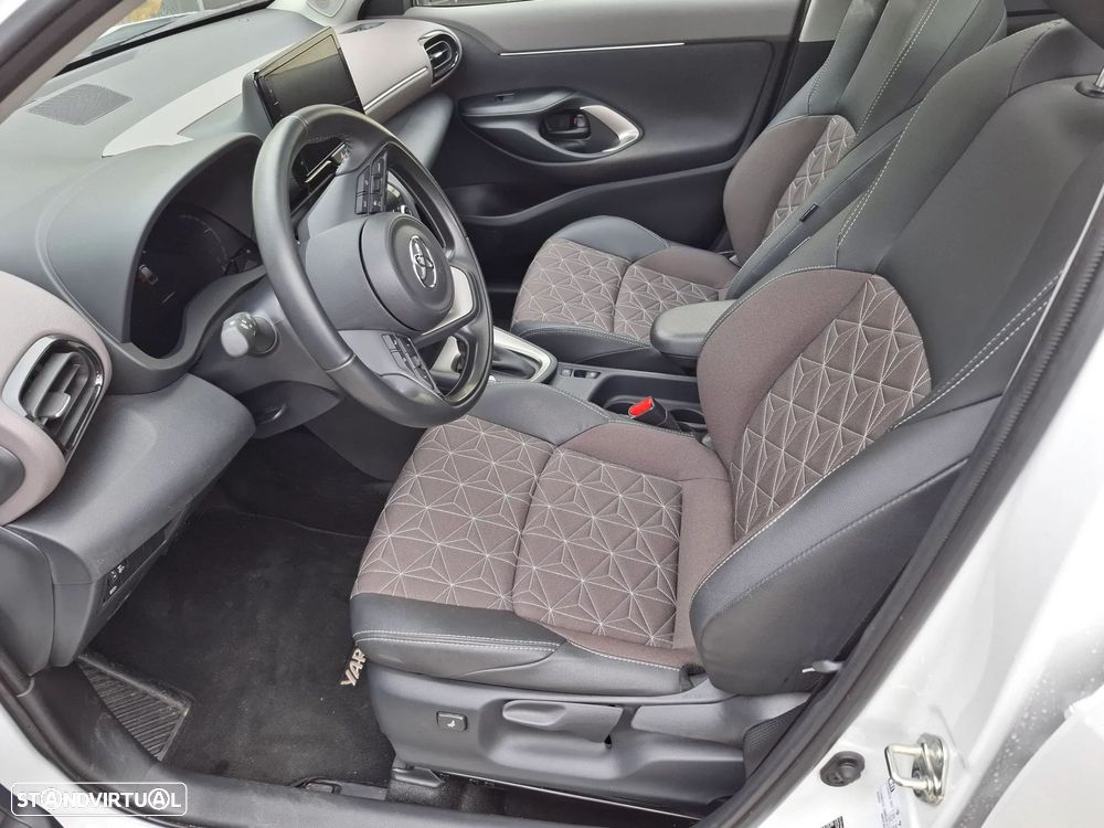 Toyota Yaris Cross 1.5 HDF Luxury - 8