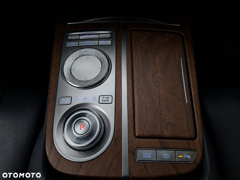 Genesis G80 - 12