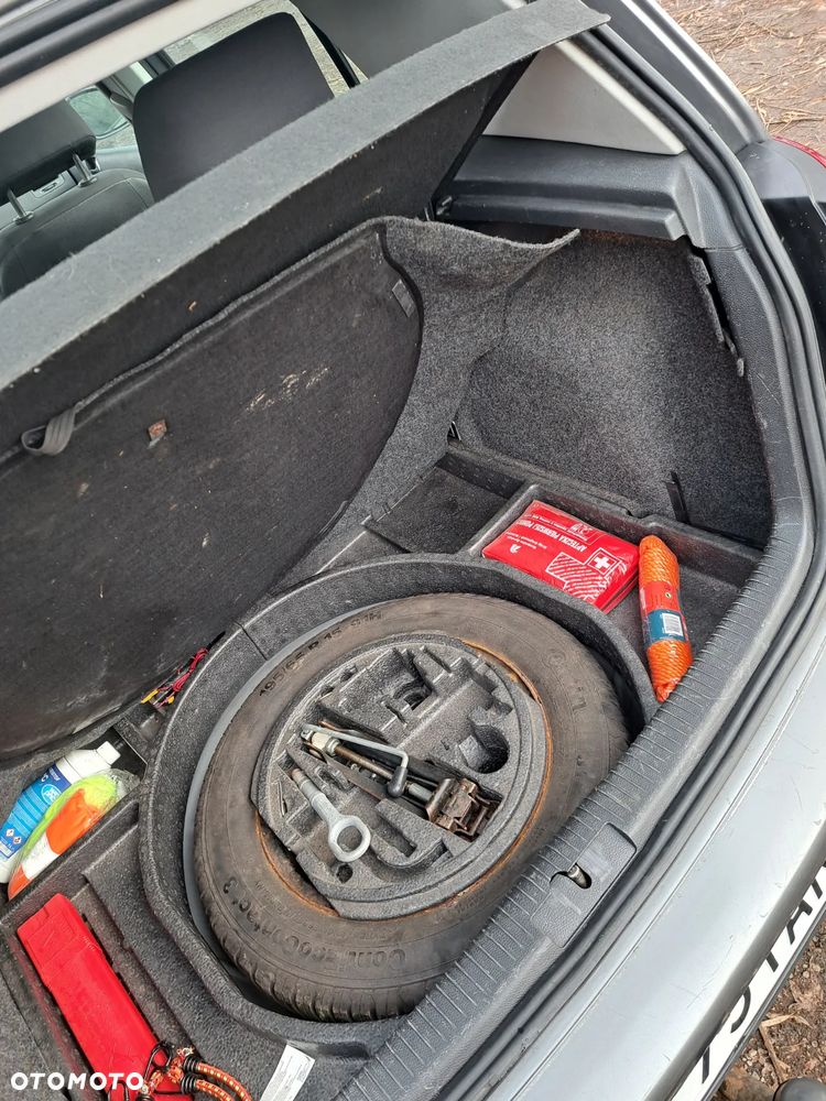 Volkswagen Golf 1.6 FSI Comfortline - 15