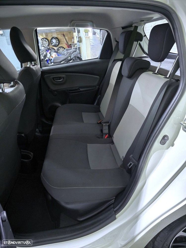Toyota Yaris 1.5 HSD Comfort - 14