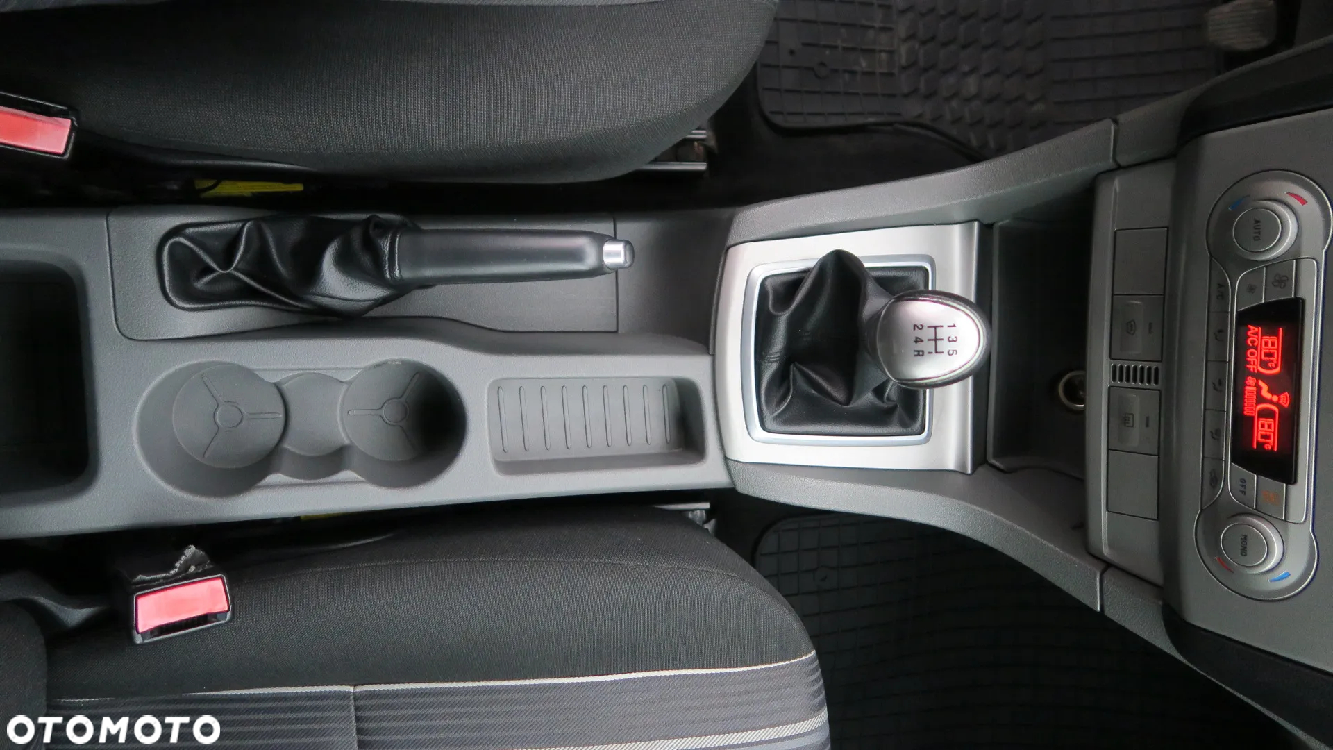 Ford Focus - 21