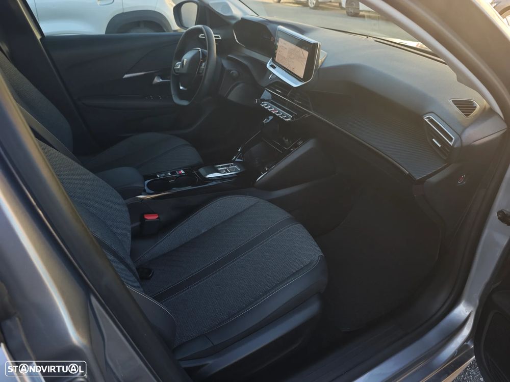 Peugeot e-208 Allure - 39
