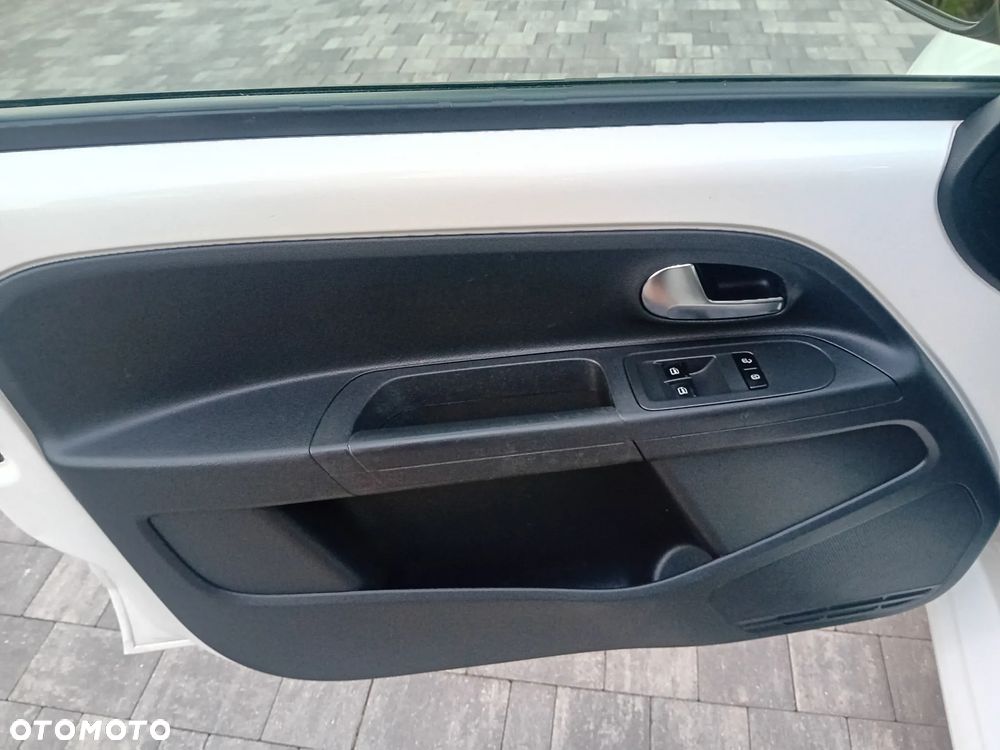 Volkswagen up! 1.0 move CityLine - 27