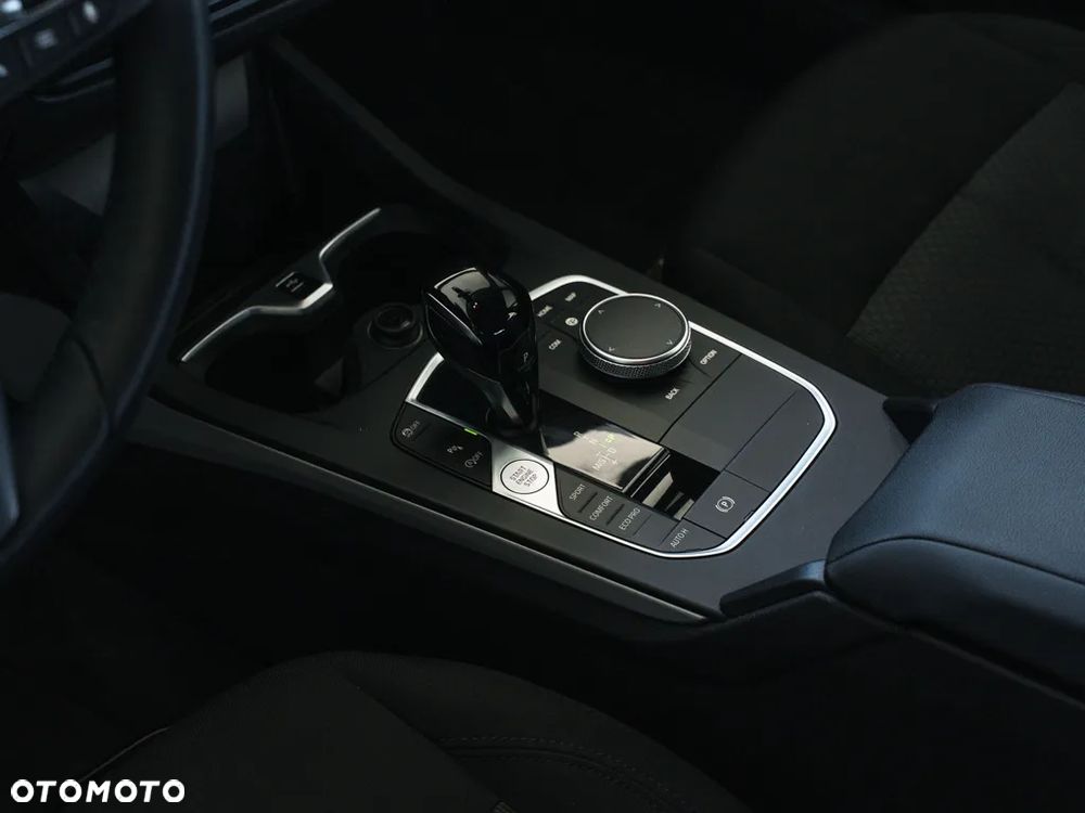 BMW Seria 1 118i Advantage - 10
