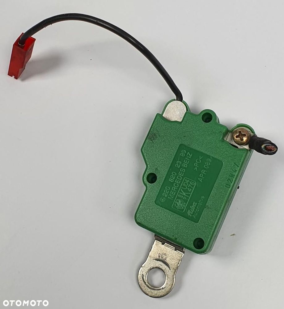 WZMACNIACZ ANTENY MERCEDES W220 2208202389 - 2