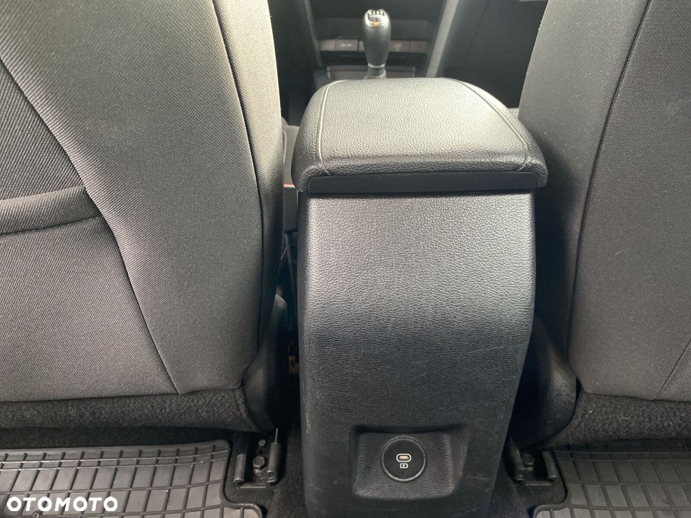 Kia Ceed - 13