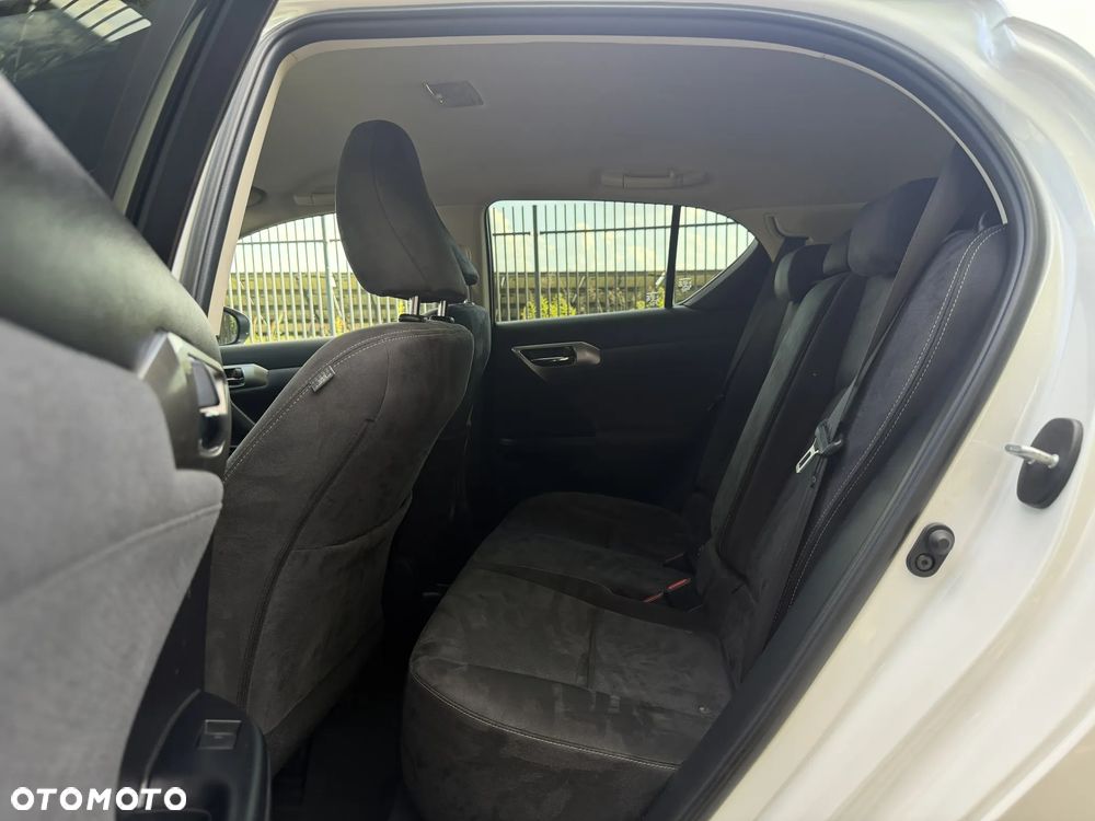 Lexus CT 200h Elite - 13